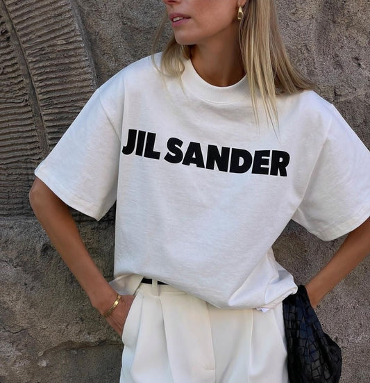 The Evolving Essence of Fashion: A Cultural Mirror and Personal Statement